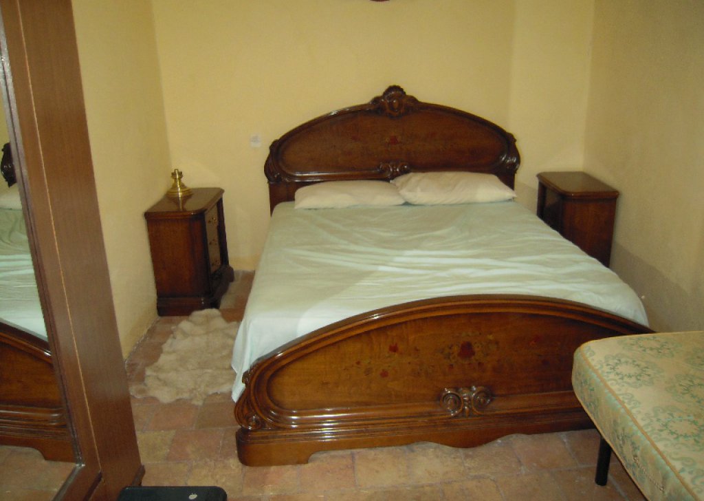 Ville e Case Indipendenti in vendita  100 m², Villa Santa Lucia degli Abruzzi, località Via Dante Alighieri