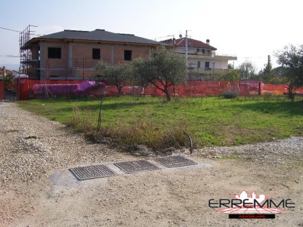 Terreno edificabile in Rosciano C.da Villa Oliveti