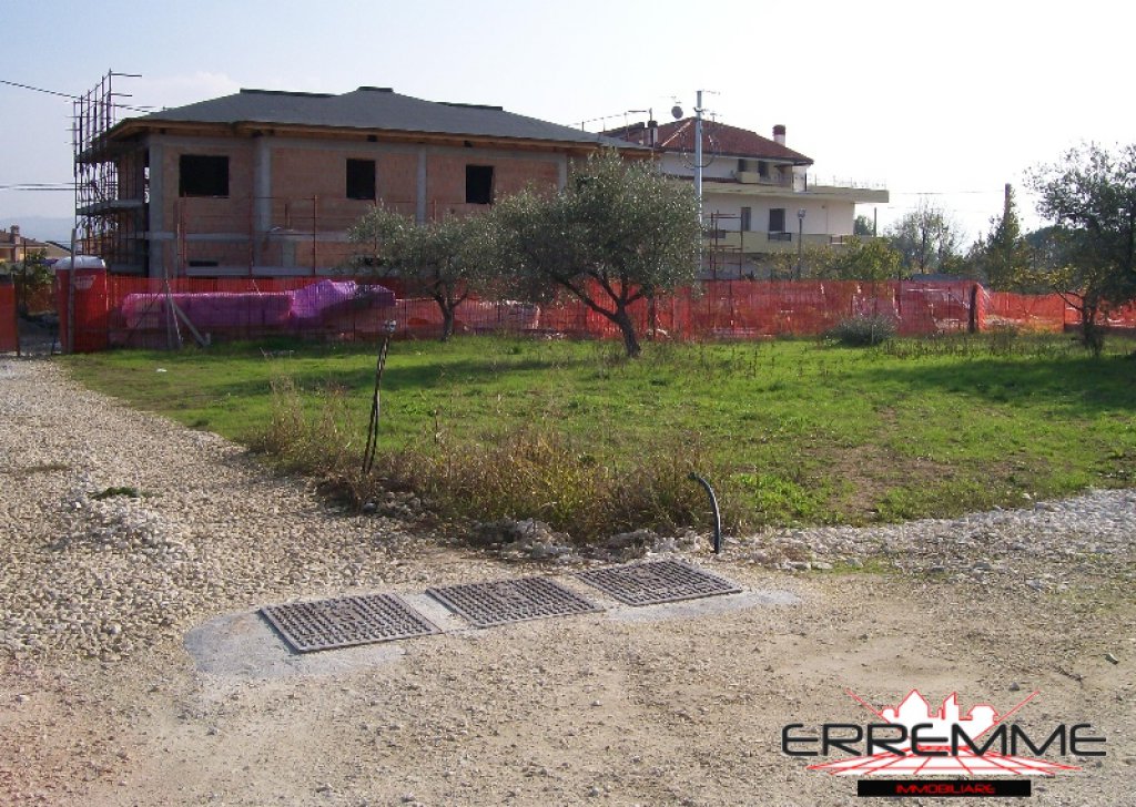 Vendita Terreni Rosciano - Terreno edificabile in Rosciano C.da Villa Oliveti Località Villa Oliveti