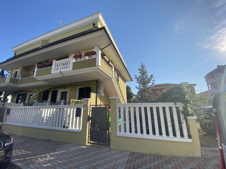casa indipendente in vendita a Cepagatti