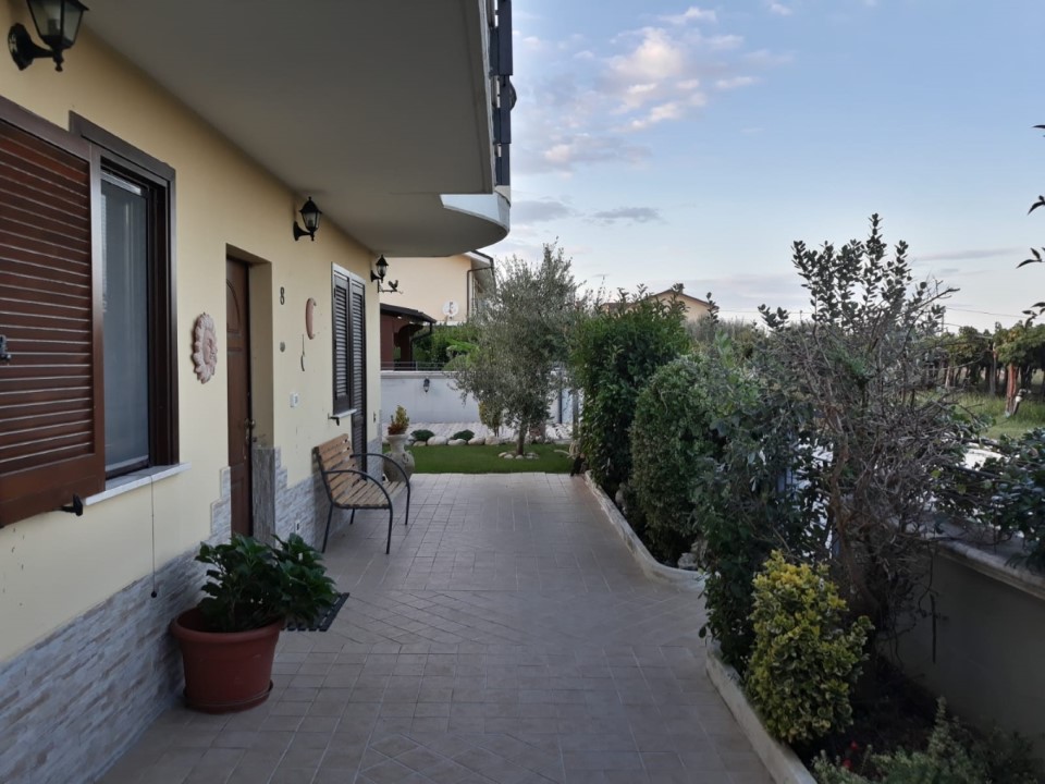  rosciano vendita quart: villa oliveti immobiliare erremme